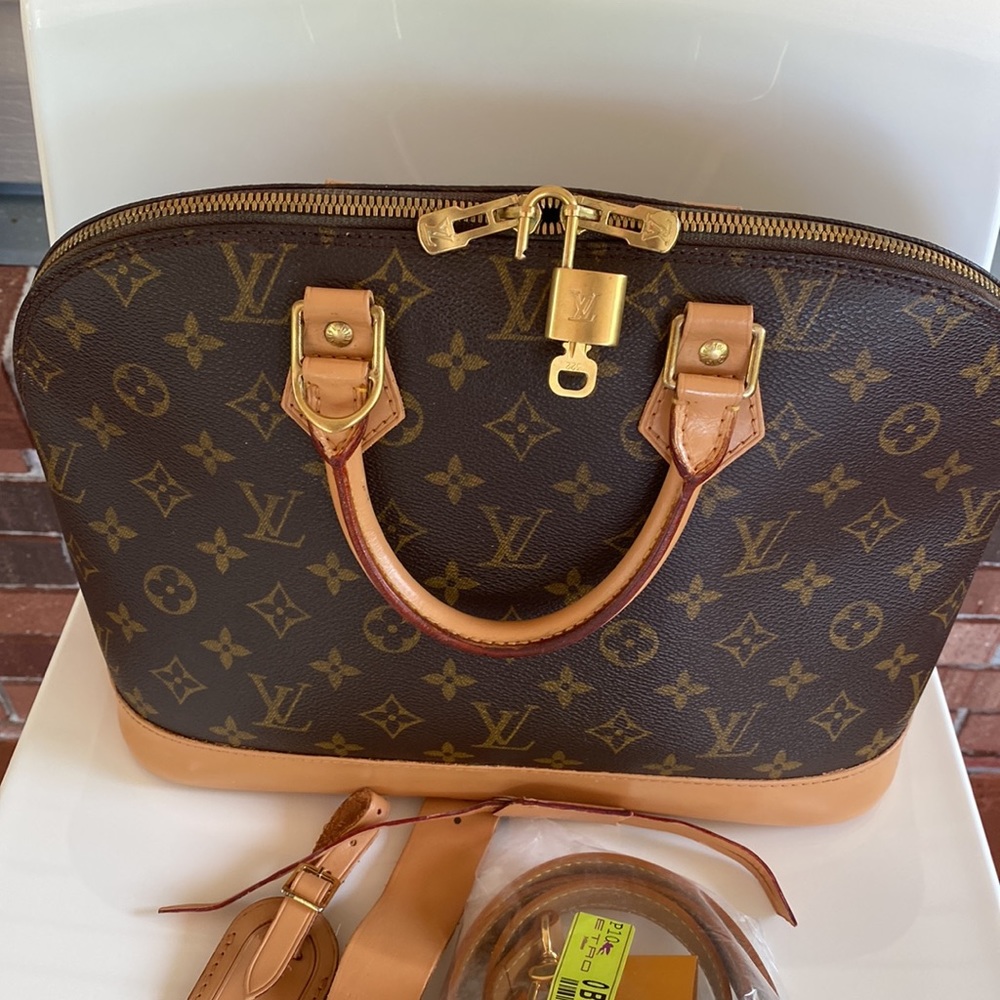 SOLD Authentic Louis Vuitton Alma Monogram pm Tote/ Shoulder bag - Picture 13 of 17